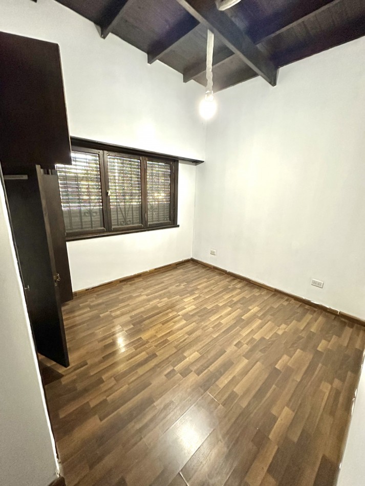 Gran chalet en esquina 4 amb con parque y quincho en Constitucion