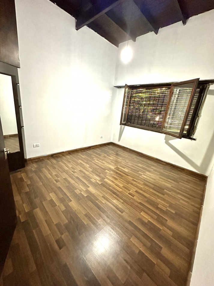 Gran chalet en esquina 4 amb con parque y quincho en Constitucion