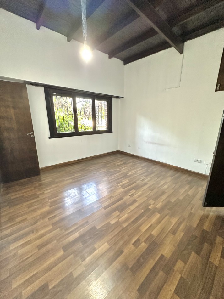 Gran chalet en esquina 4 amb con parque y quincho en Constitucion