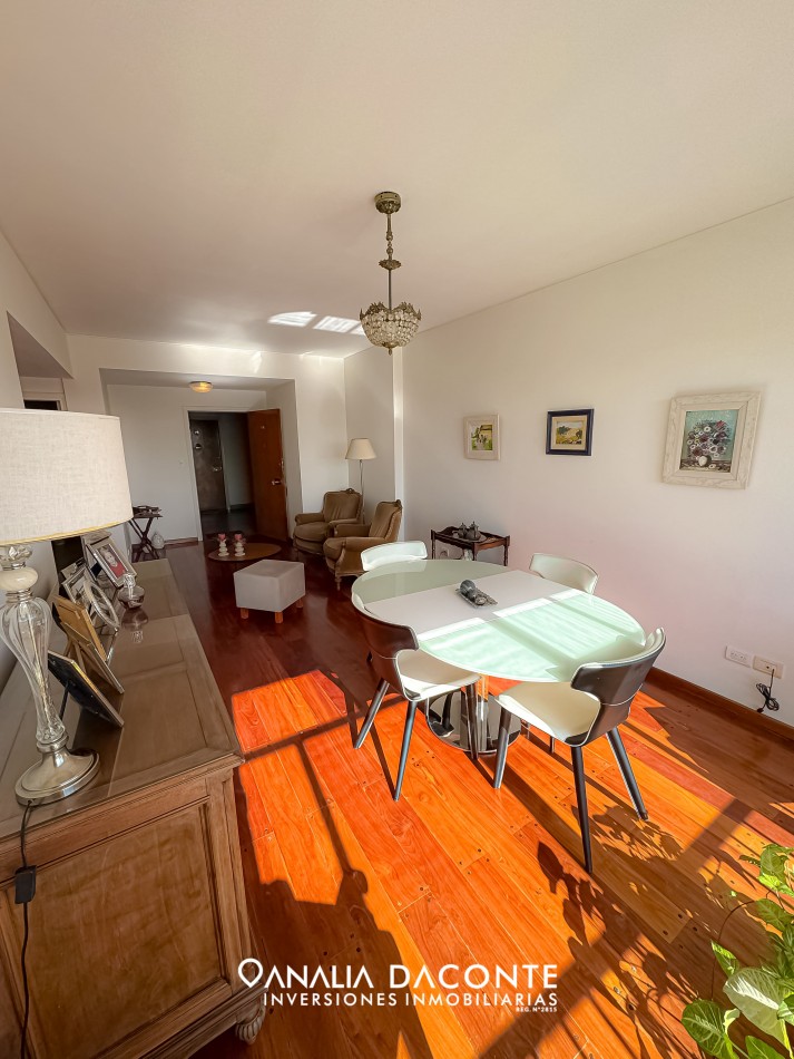 Gran departamento 3 amb y dep con cochera en Centro
