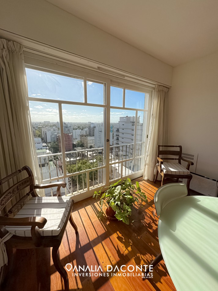 Gran departamento 3 amb y dep con cochera en Centro