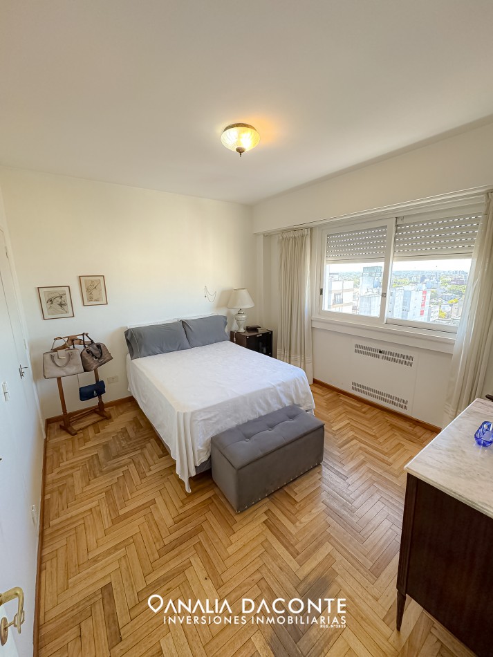 Gran departamento 3 amb y dep con cochera en Centro
