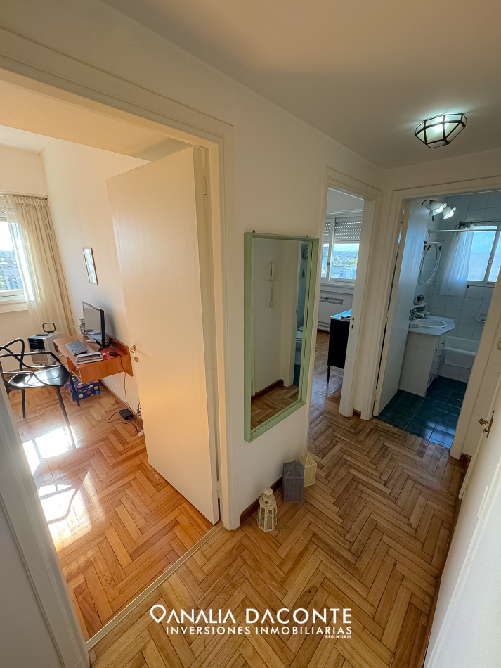 Gran departamento 3 amb y dep con cochera en Centro