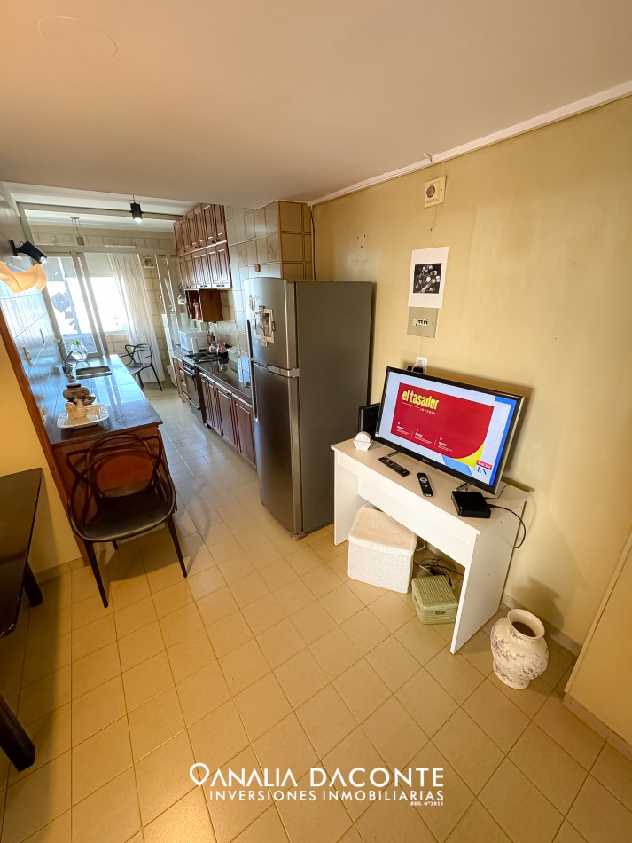 Gran departamento 3 amb y dep con cochera en Centro