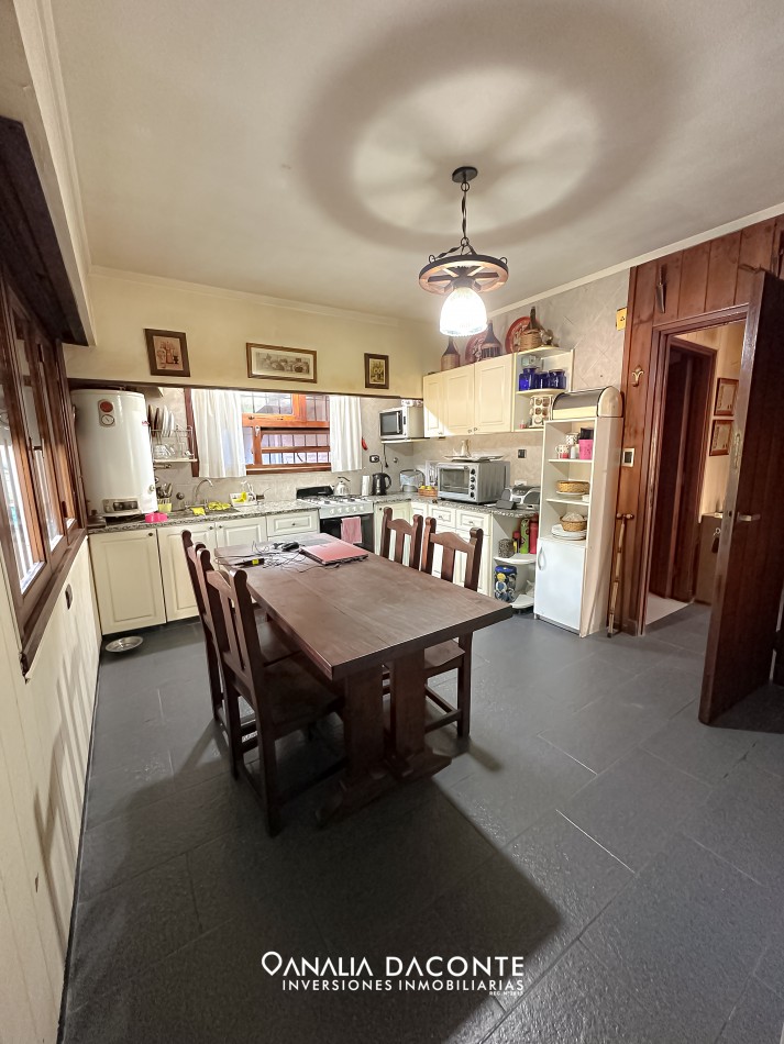 Chalet 3 amb con parque y departamento en San Jeronimo