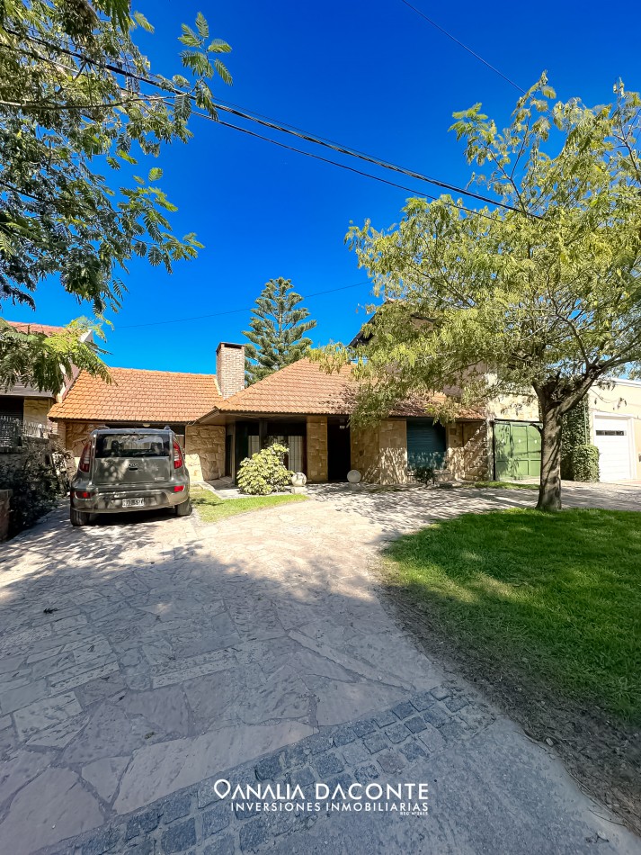 Chalet 3 amb con parque y departamento en San Jeronimo