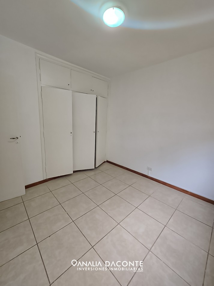 Chalet 3 amb con parrilla y patio Zona Universidad