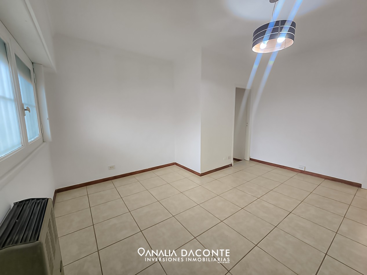 Chalet 3 amb con parrilla y patio Zona Universidad