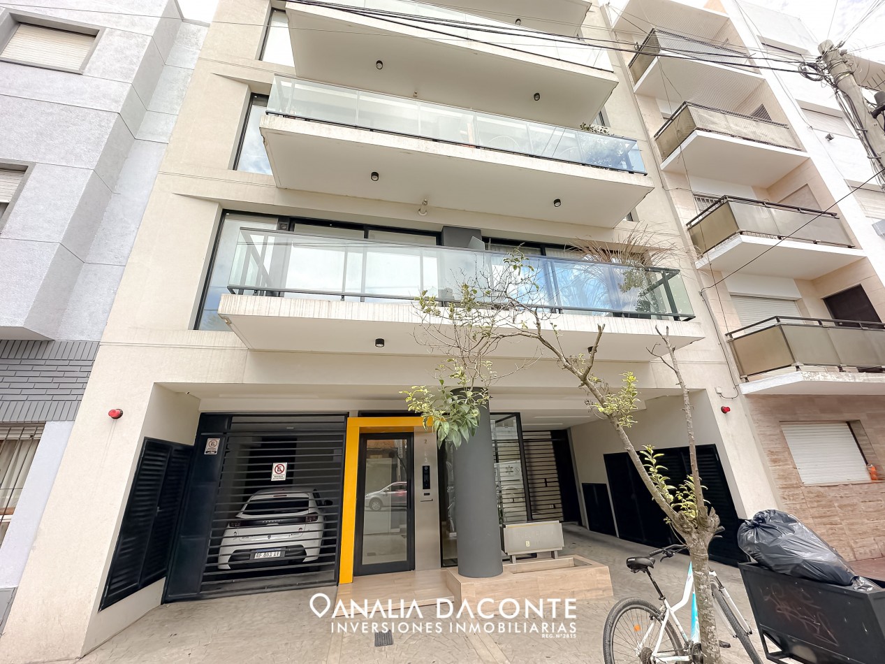Monoambiente moderno con balcon en Plaza Mitre