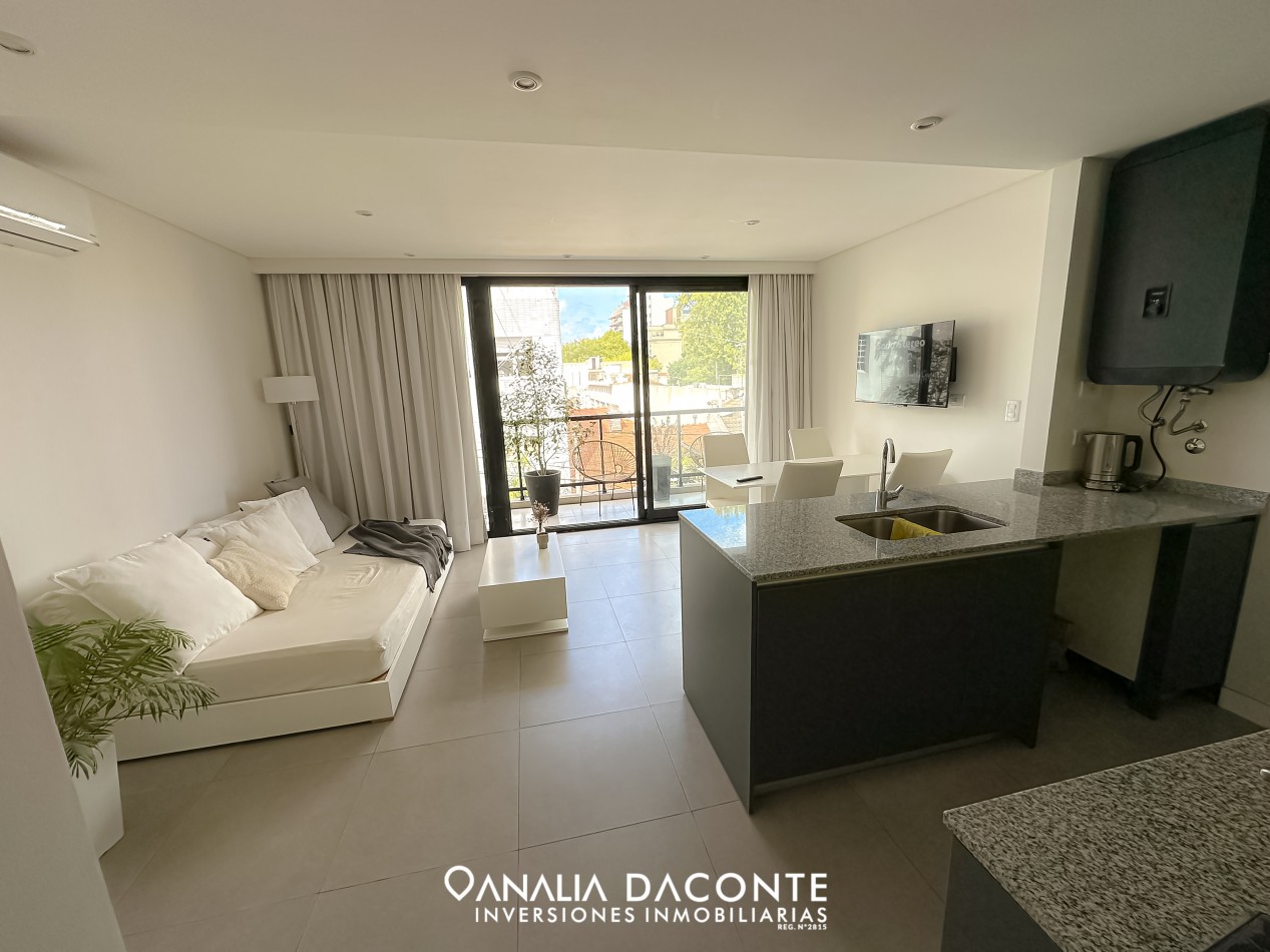 Monoambiente moderno con balcon en Plaza Mitre