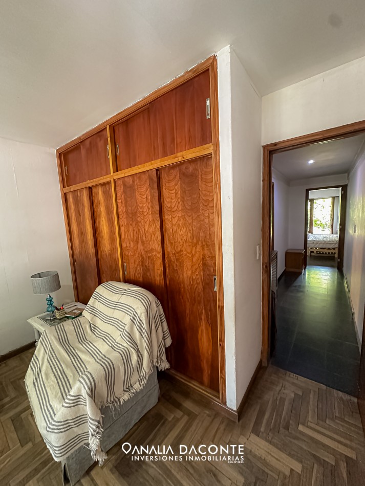 Chalet dividido en 3 unidades con parque en Los Pinares