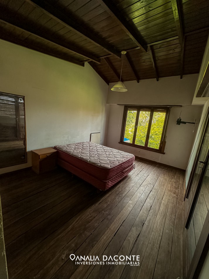 Chalet dividido en 3 unidades con parque en Los Pinares