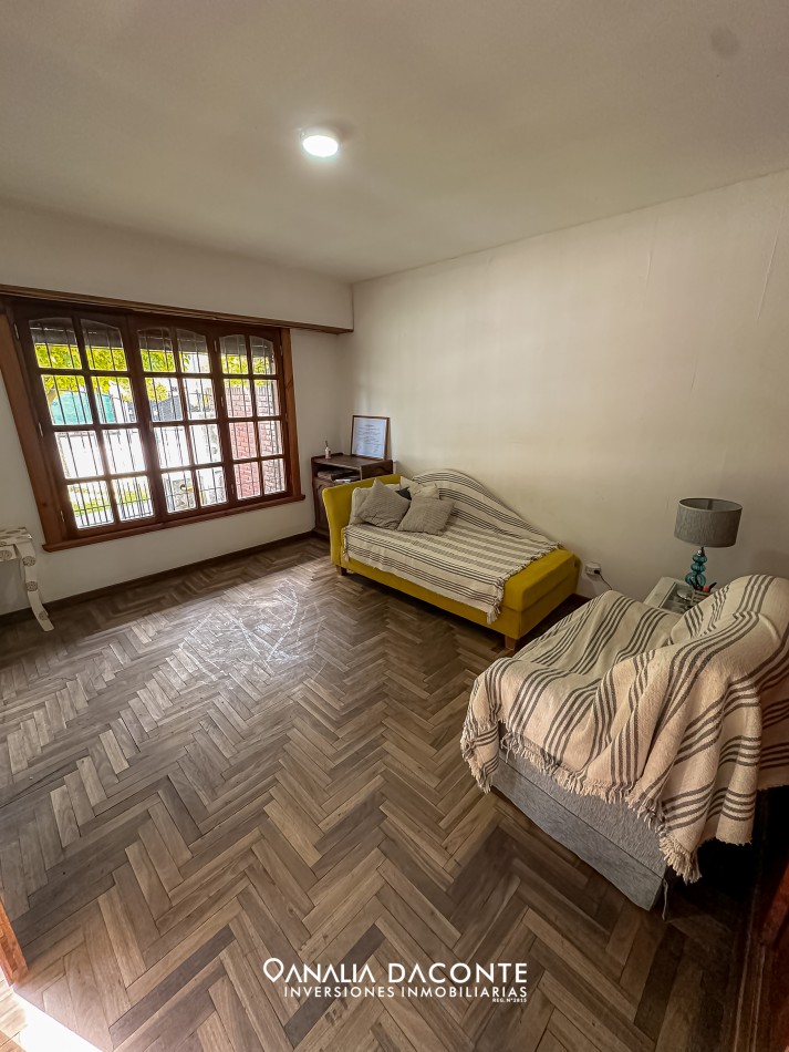 Chalet dividido en 3 unidades con parque en Los Pinares