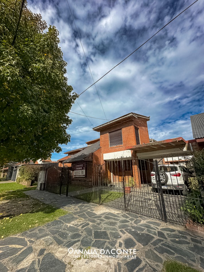 Chalet dividido en 3 unidades con parque en Los Pinares