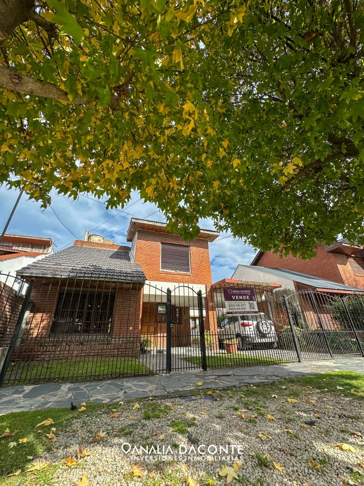 Chalet dividido en 3 unidades con parque en Los Pinares