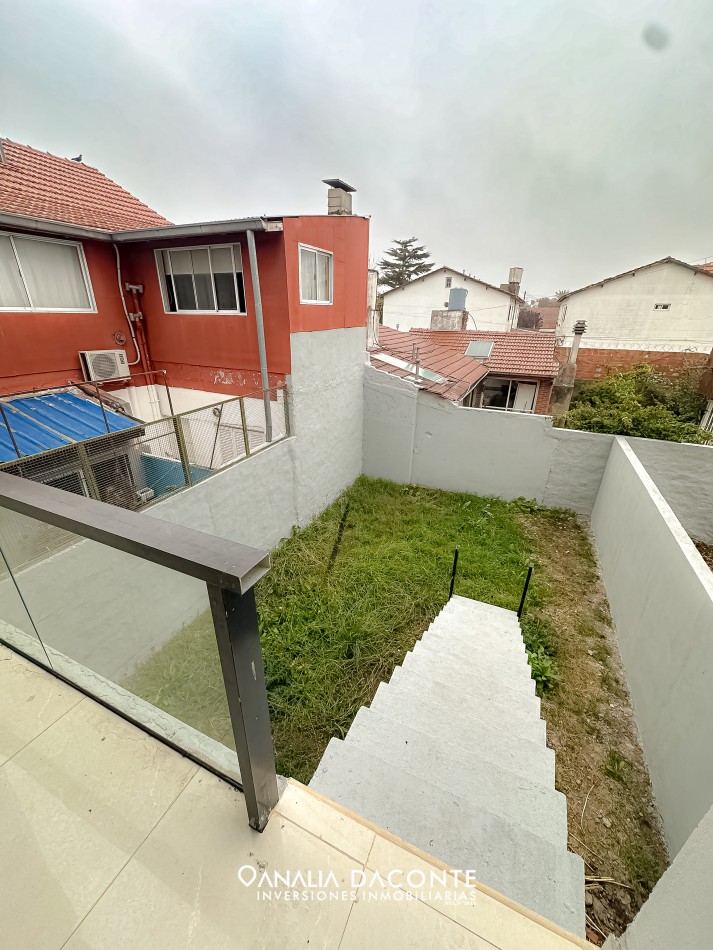 Duplex 3 amb con jardin moderno Villa Primera