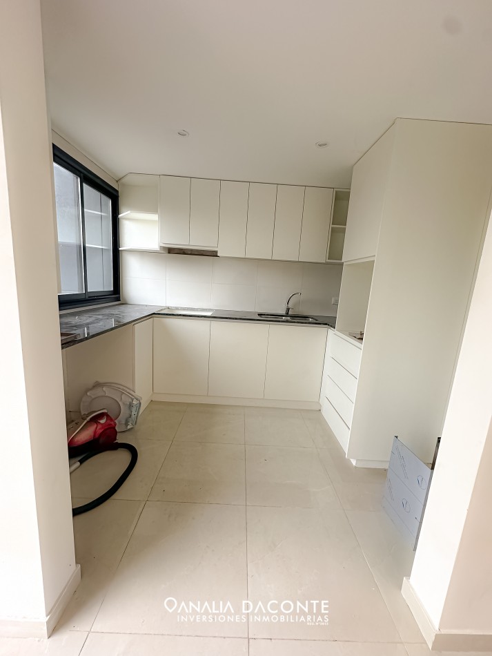 Duplex 3 amb con jardin moderno Villa Primera