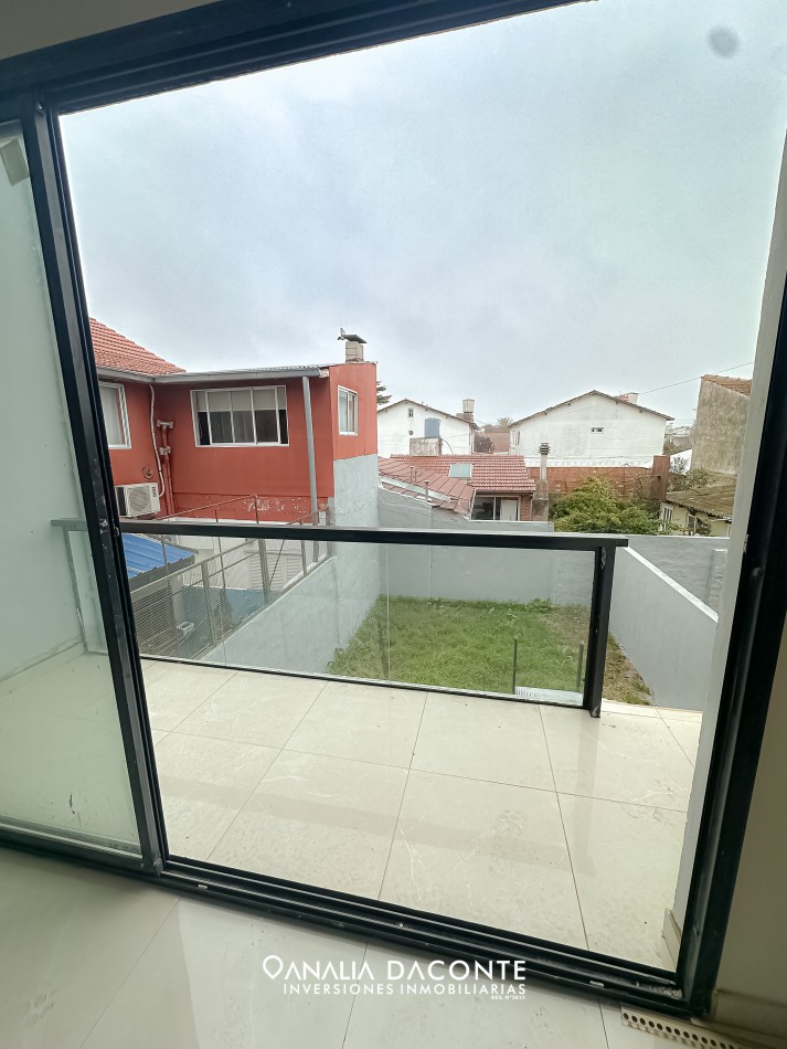 Duplex 3 amb con jardin moderno Villa Primera