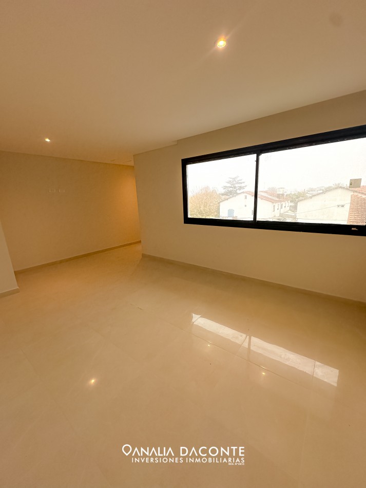 Duplex 3 amb con jardin moderno Villa Primera