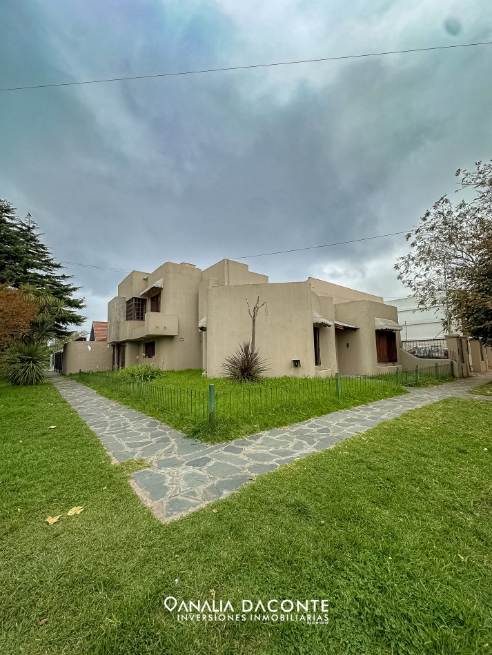 Gran chalet en esquina 4 amb en San Jeronimo
