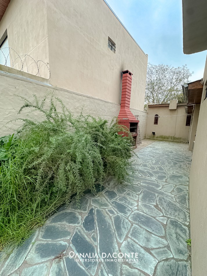 Gran chalet en esquina 4 amb en San Jeronimo