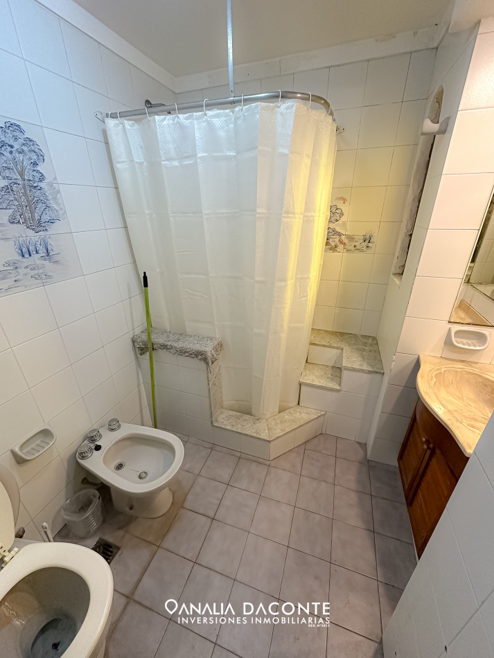 Gran chalet en esquina 4 amb en San Jeronimo
