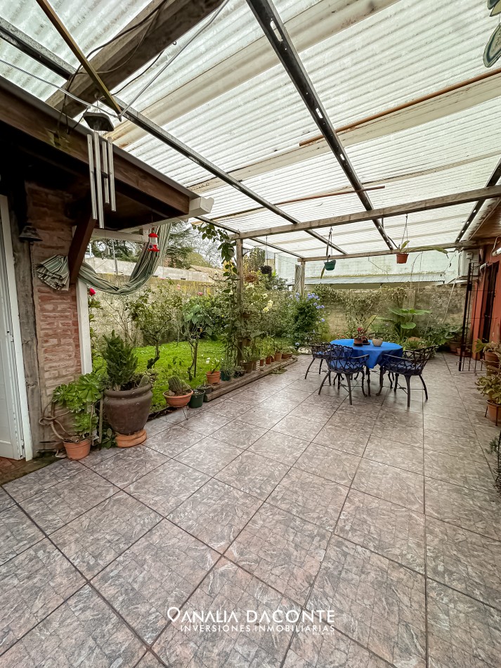 Chalet 4 amb con garage y quincho en La Florida
