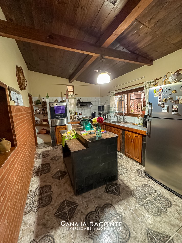 Chalet 4 amb con garage y quincho en La Florida
