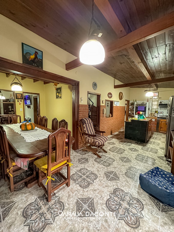 Chalet 4 amb con garage y quincho en La Florida