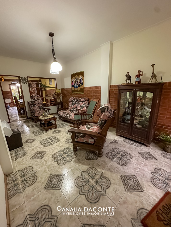 Chalet 4 amb con garage y quincho en La Florida
