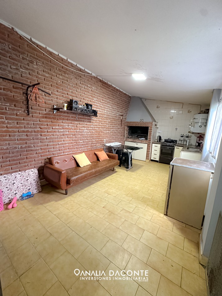 Chalet reciclado 3 amb con gran parque y quincho en San Jeronimo