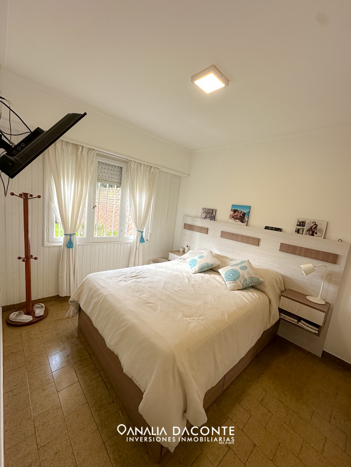 Chalet reciclado 3 amb con gran parque y quincho en San Jeronimo