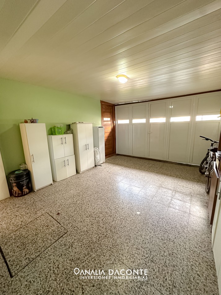 Chalet reciclado 3 amb con gran parque y quincho en San Jeronimo