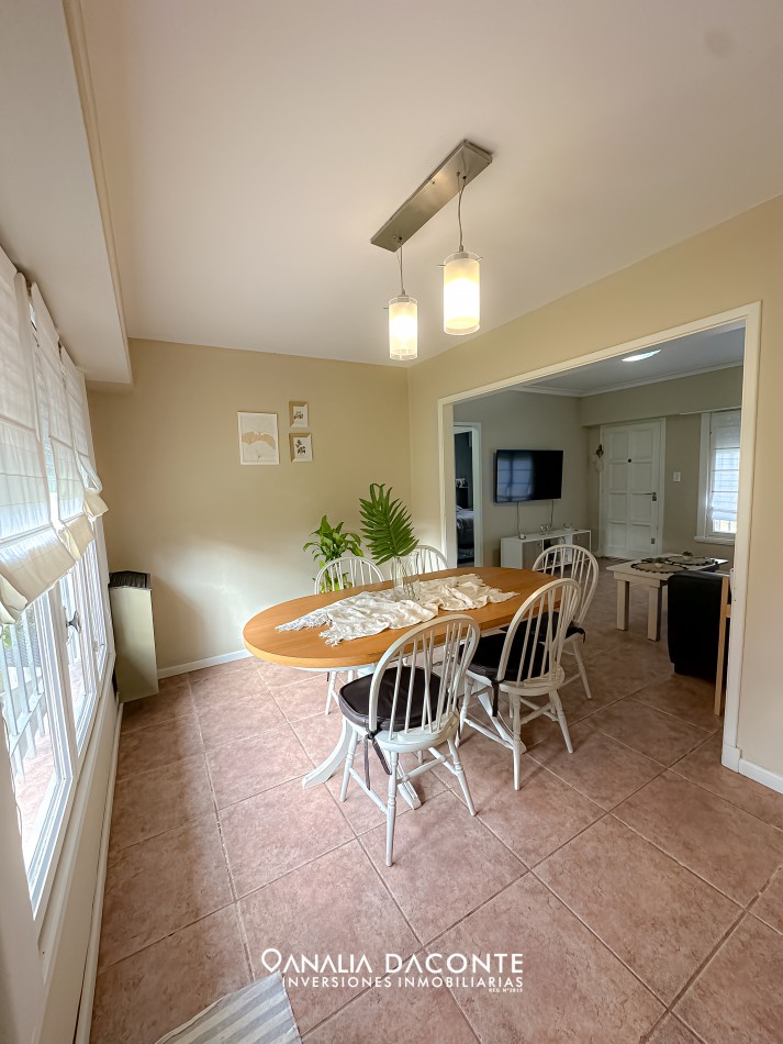 Chalet reciclado 3 amb con gran parque y quincho en San Jeronimo