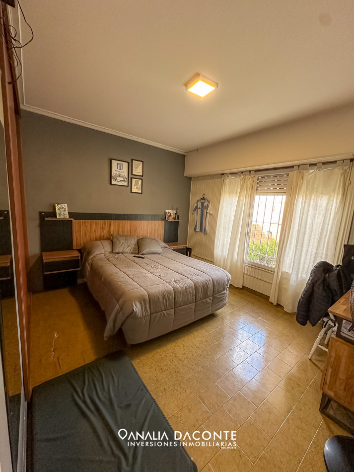 Chalet reciclado 3 amb con gran parque y quincho en San Jeronimo