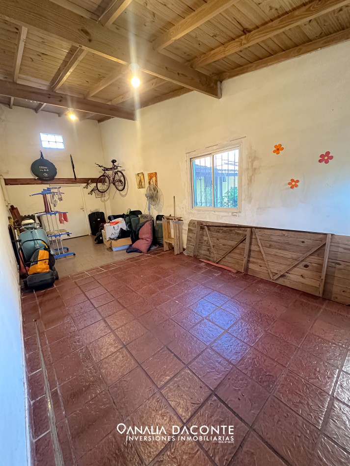 Chalet 3 amb con jardin y garage en Parque Luro