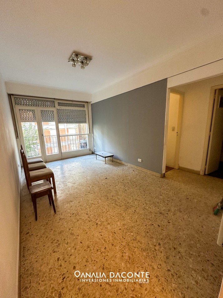 Depto 2 amb con balcon en Centro