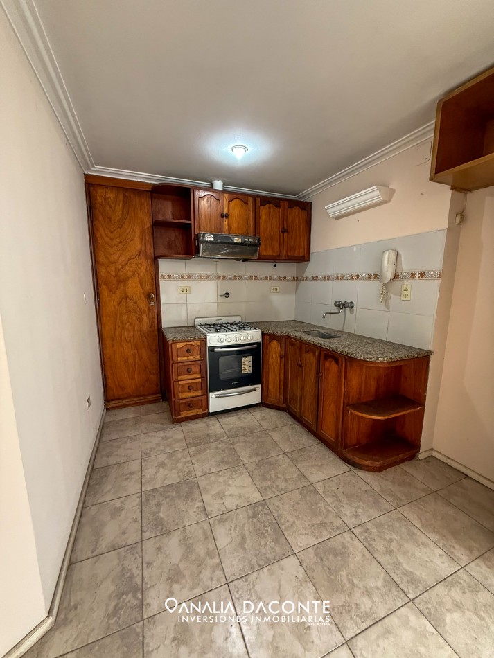 Depto 3 amb con balcon y patio Lopez de Gomara