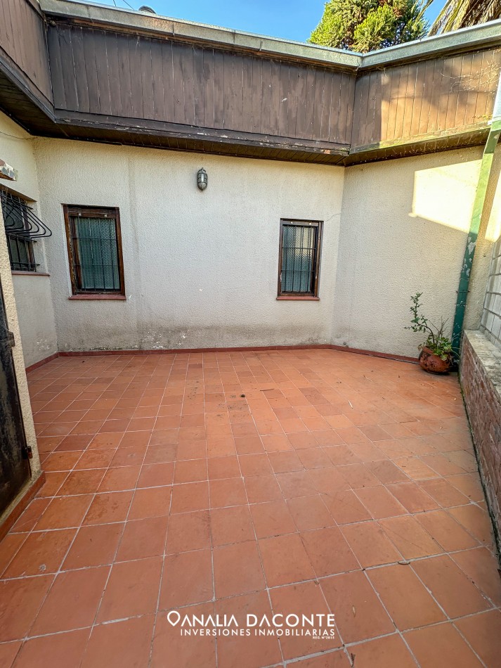 Gran chalet en esquina 4 amb con parque y quincho en Constitucion