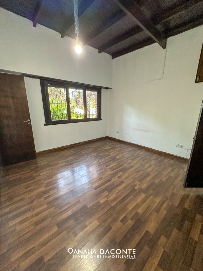 Gran chalet en esquina 4 amb con parque y quincho en Constitucion