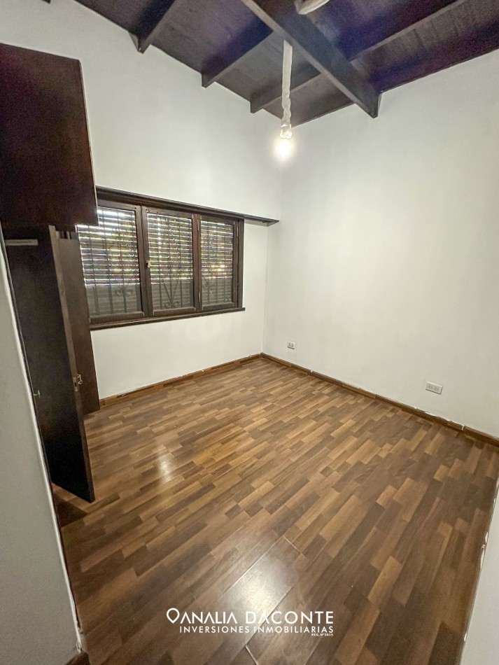Gran chalet en esquina 4 amb con parque y quincho en Constitucion
