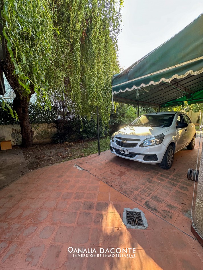 Gran chalet en esquina 4 amb con parque y quincho en Constitucion