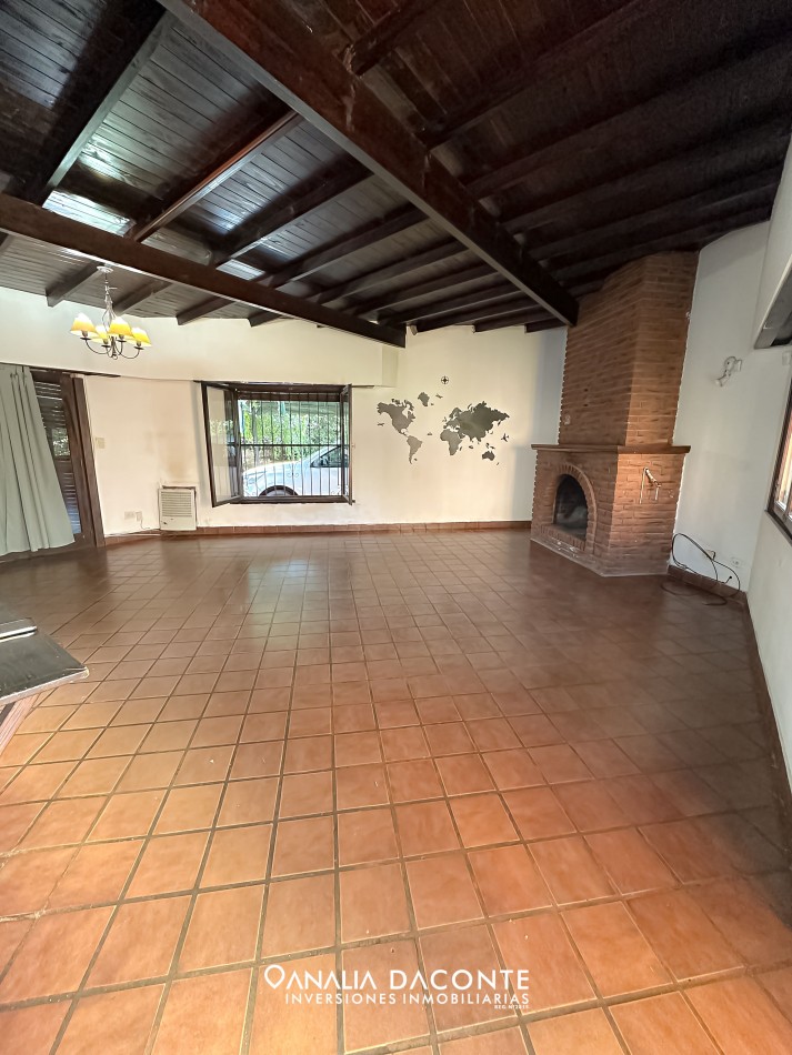Gran chalet en esquina 4 amb con parque y quincho en Constitucion