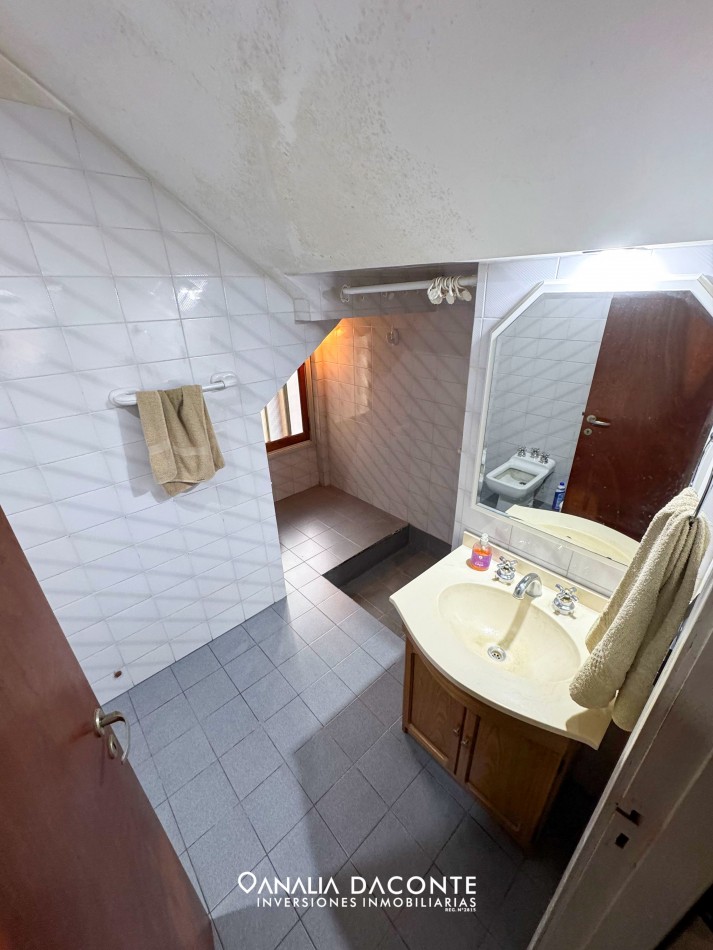 CHALET 5 AMBIENTES EN DOS PLANTAS DORREGO 2900
