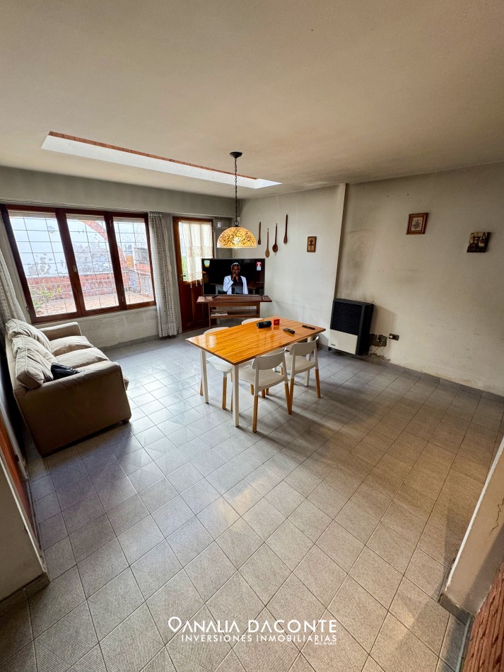 CHALET 5 AMBIENTES EN DOS PLANTAS DORREGO 2900
