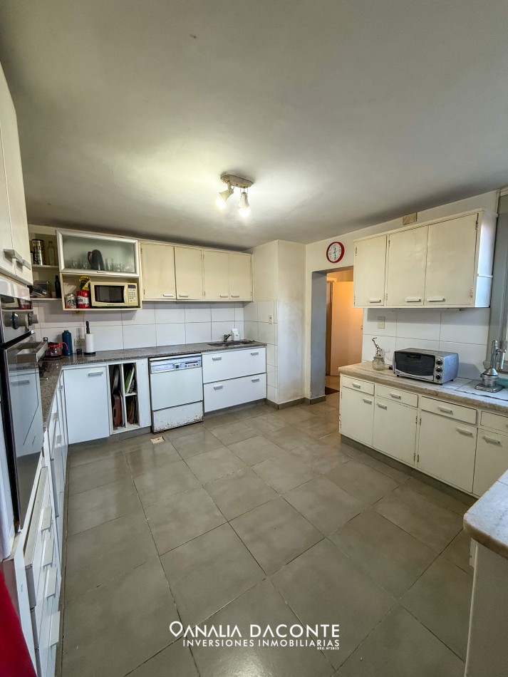 Gran chalet 8 amb en block en Constitucion
