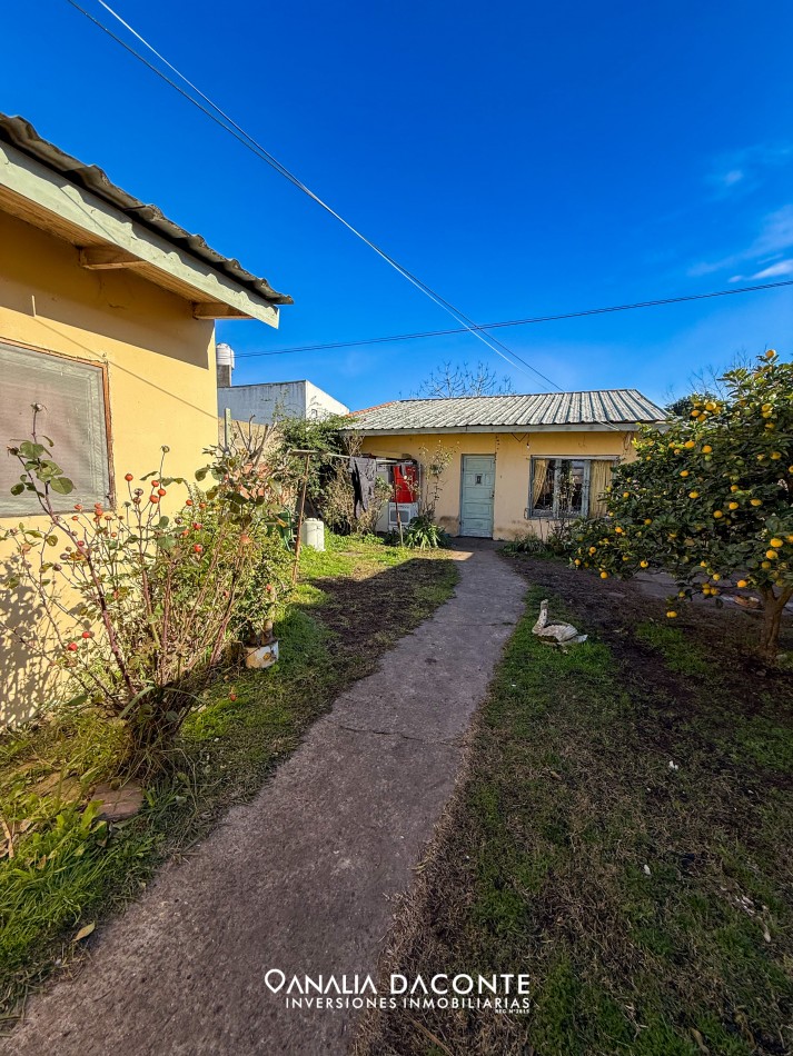 Lote con casa a demoler en barrio San Jeronimo