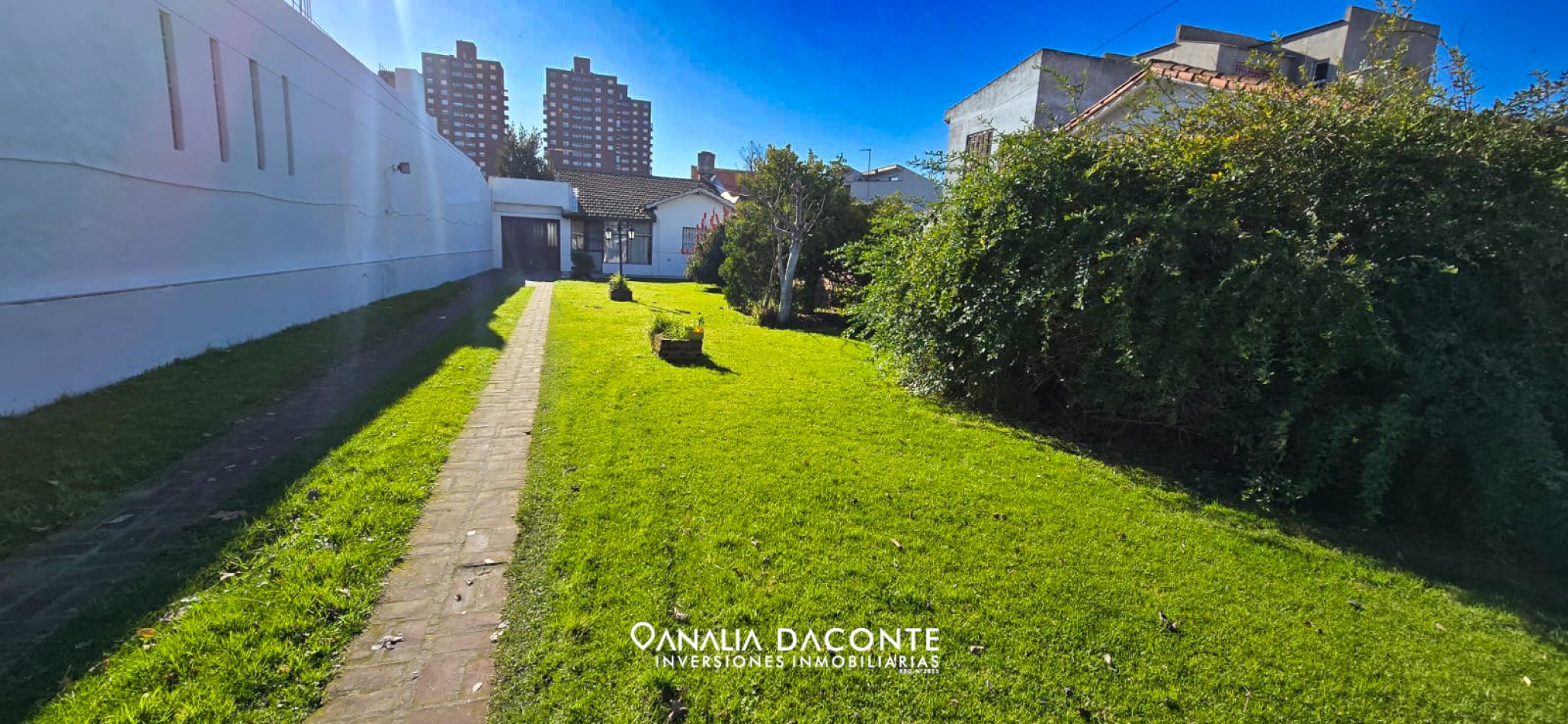 Chalet 3 amb con garage y parque en Villa Primera