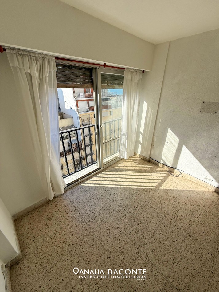 Depto monoambiente con vista al mar en zona Centro