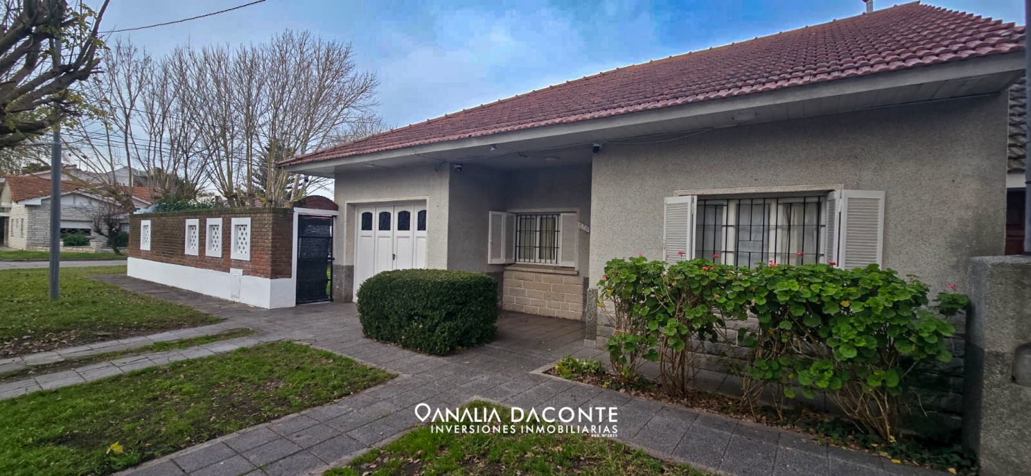 Chalet 3 amb con jardin y garage en Parque Luro